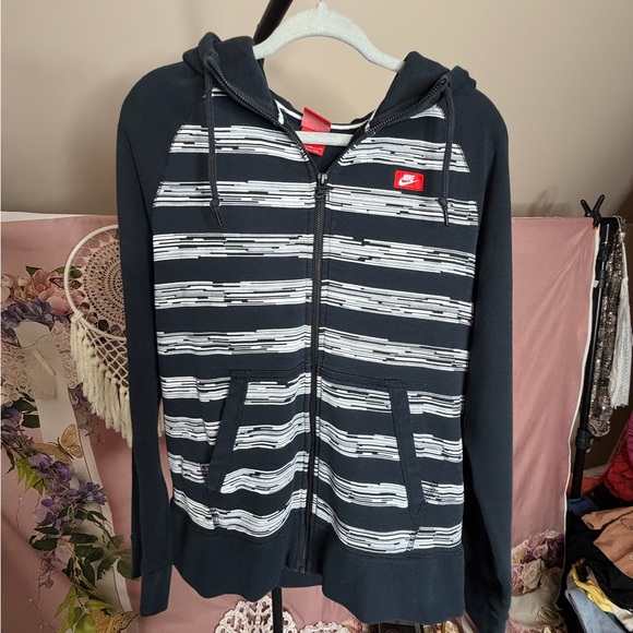 Nike Other - Nike Black and White Zip-Up Hoodie Size XL